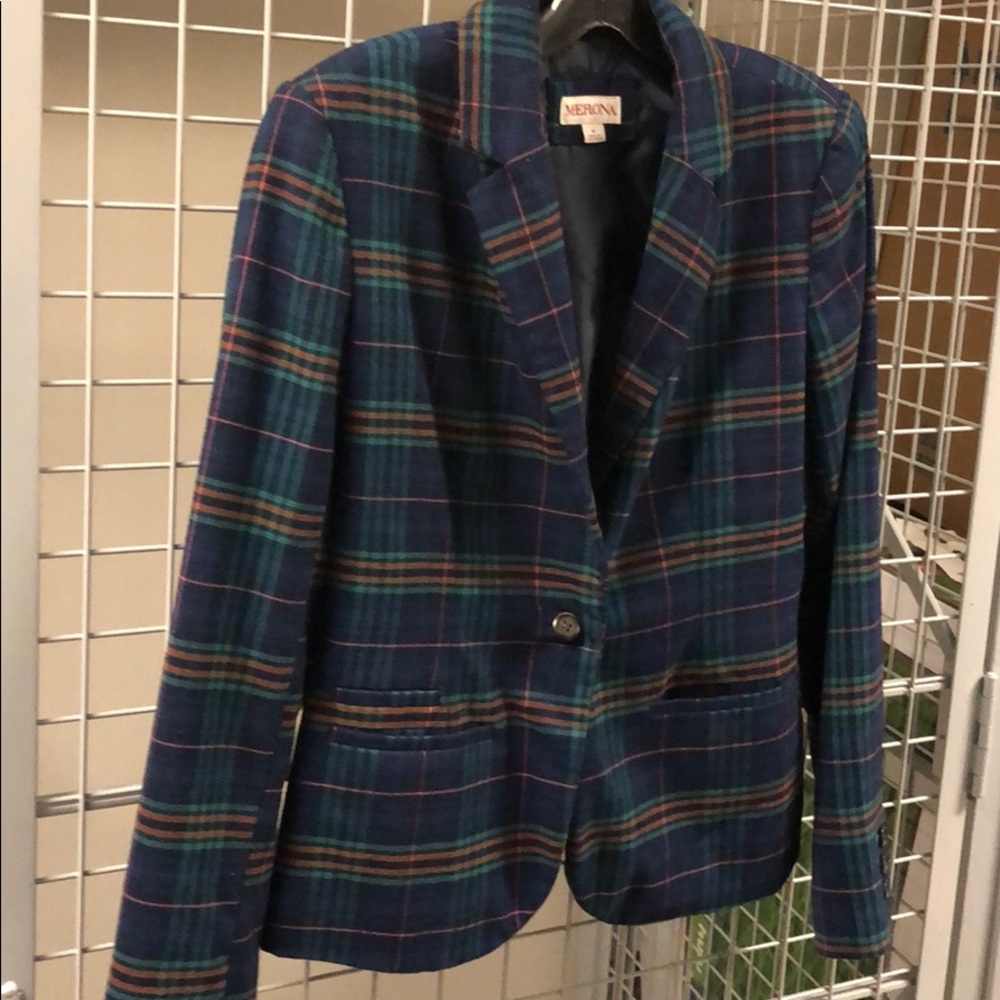 Fun, plaid blazer!